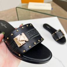 Louis Vuitton Slippers